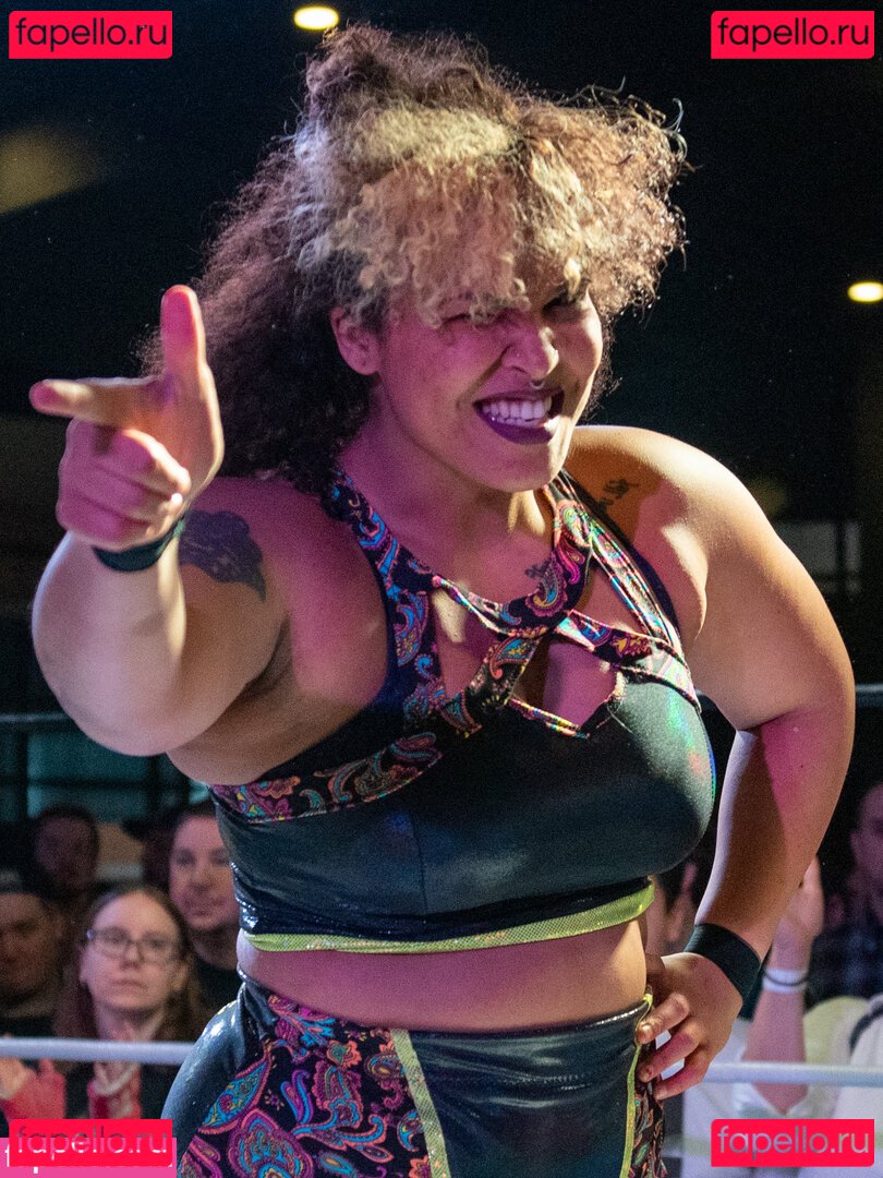 Willow Nightingale / willowwrestles Onlyfans Photo Gallery 