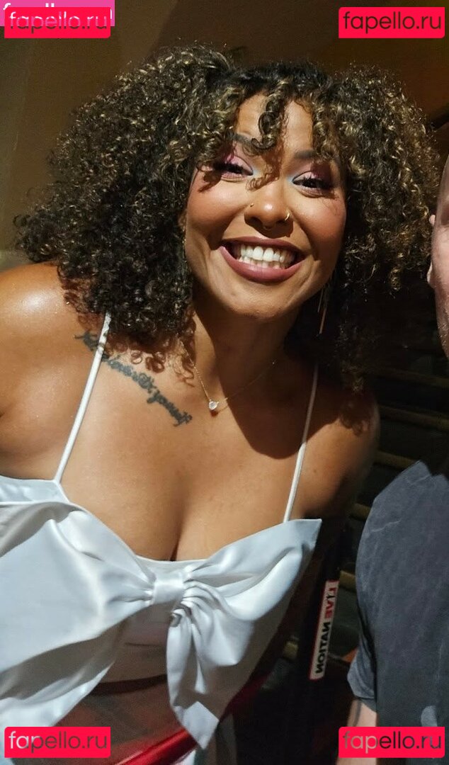 Willow Nightingale / willowwrestles Onlyfans Photo Gallery 