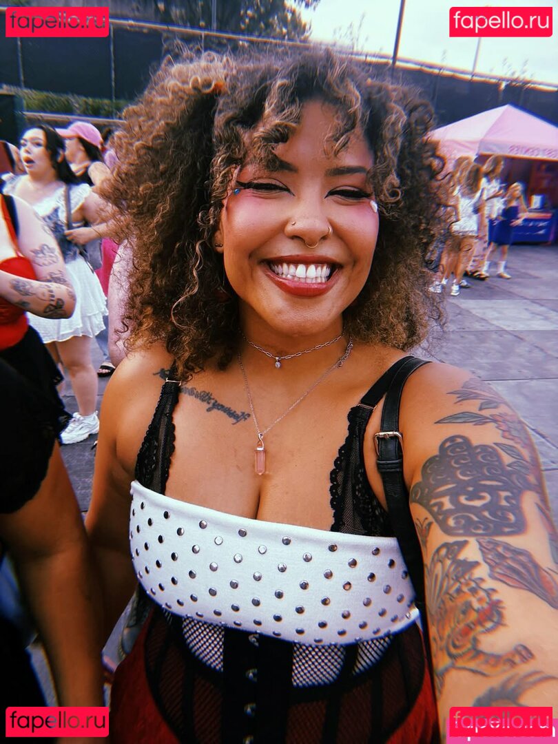 Willow Nightingale / willowwrestles Onlyfans Photo Gallery 