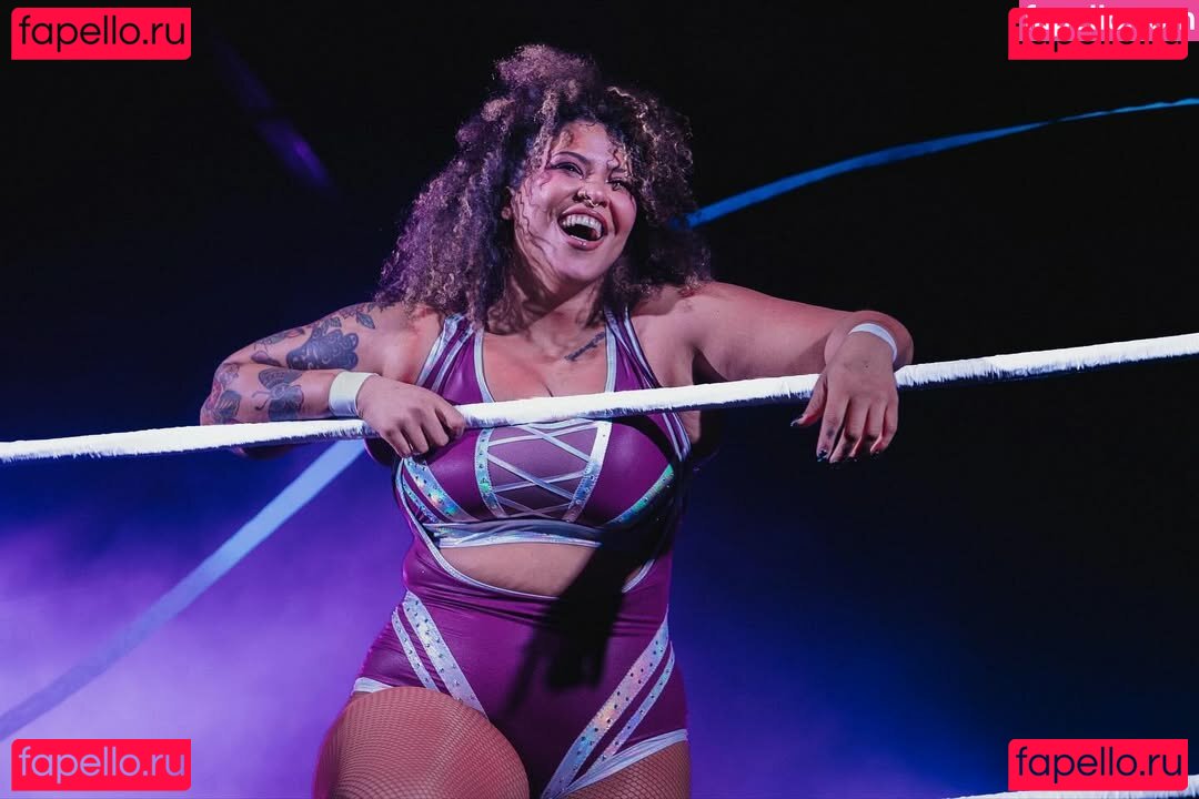 Willow Nightingale / willowwrestles Onlyfans Photo Gallery 