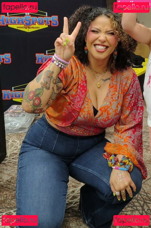 Willow Nightingale / willowwrestles Onlyfans Photo Gallery 