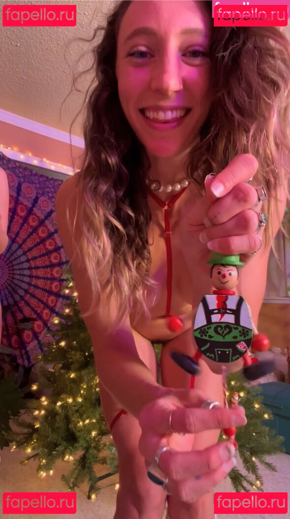 Brettanne / goblingoddesss / officialbrettanne Onlyfans Photo Gallery 