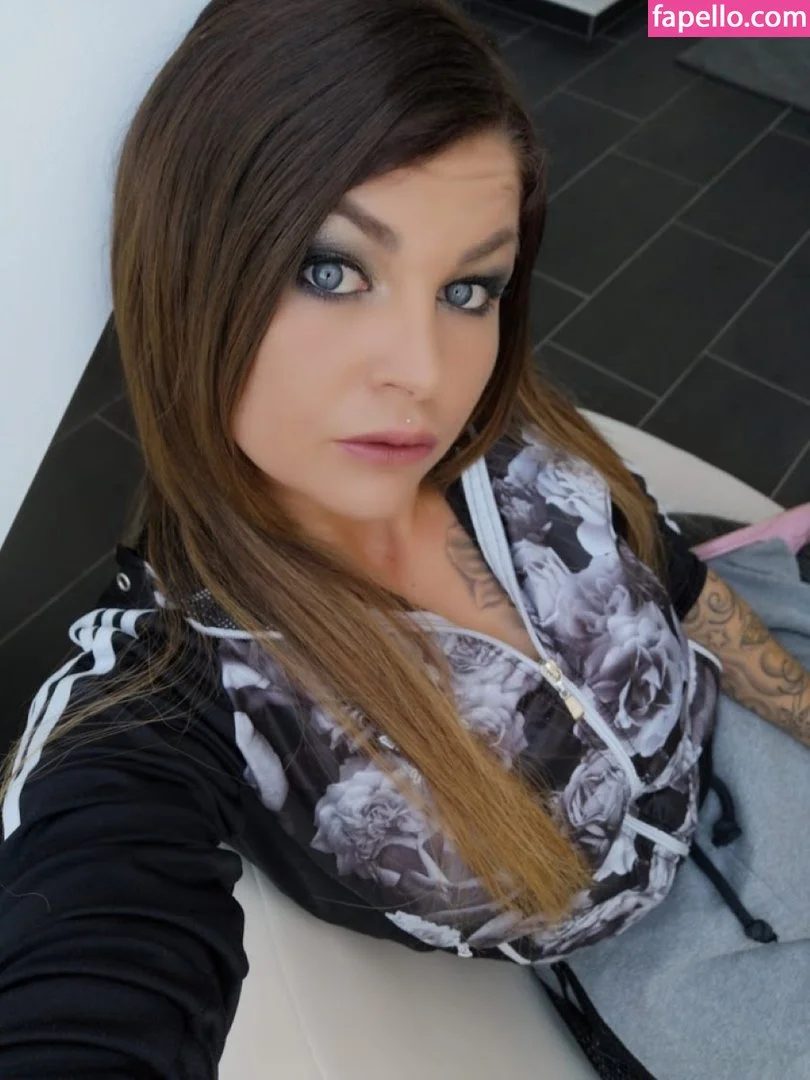 Merry4Fun Onlyfans Photo Gallery 