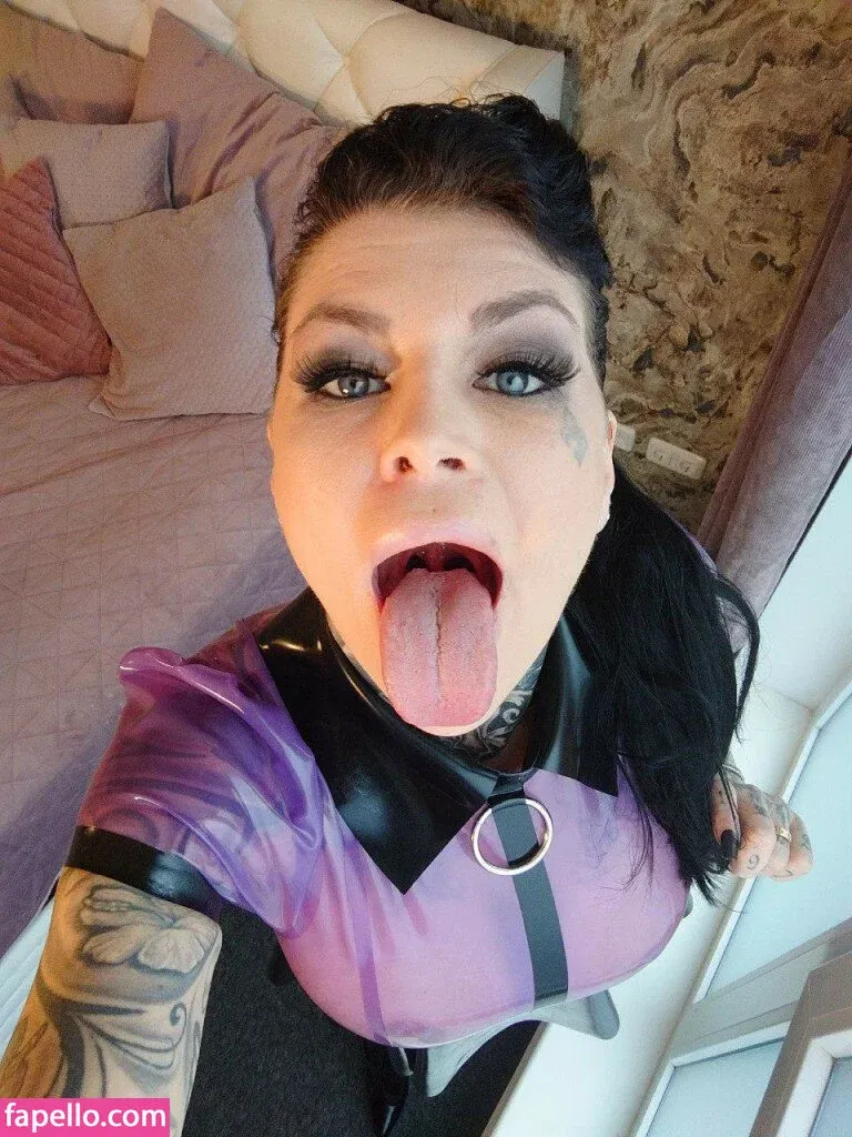 Merry4Fun Onlyfans Photo Gallery 