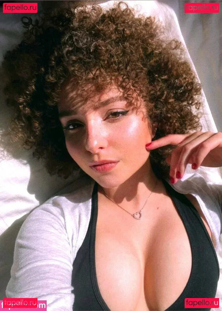 Elena Deligioz Onlyfans Photo Gallery 