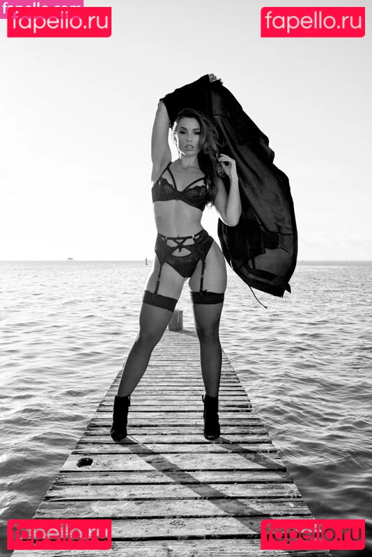 Nicole Mejia Onlyfans Photo Gallery 