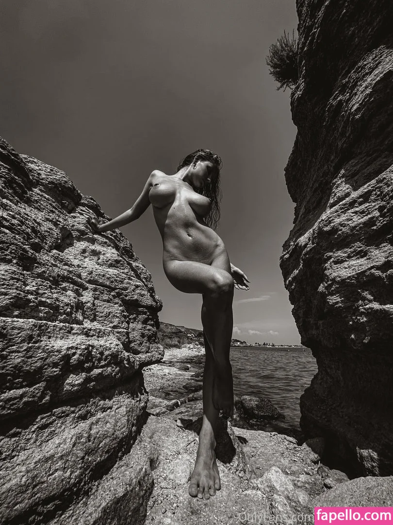 lyubovvomne Onlyfans Photo Gallery 