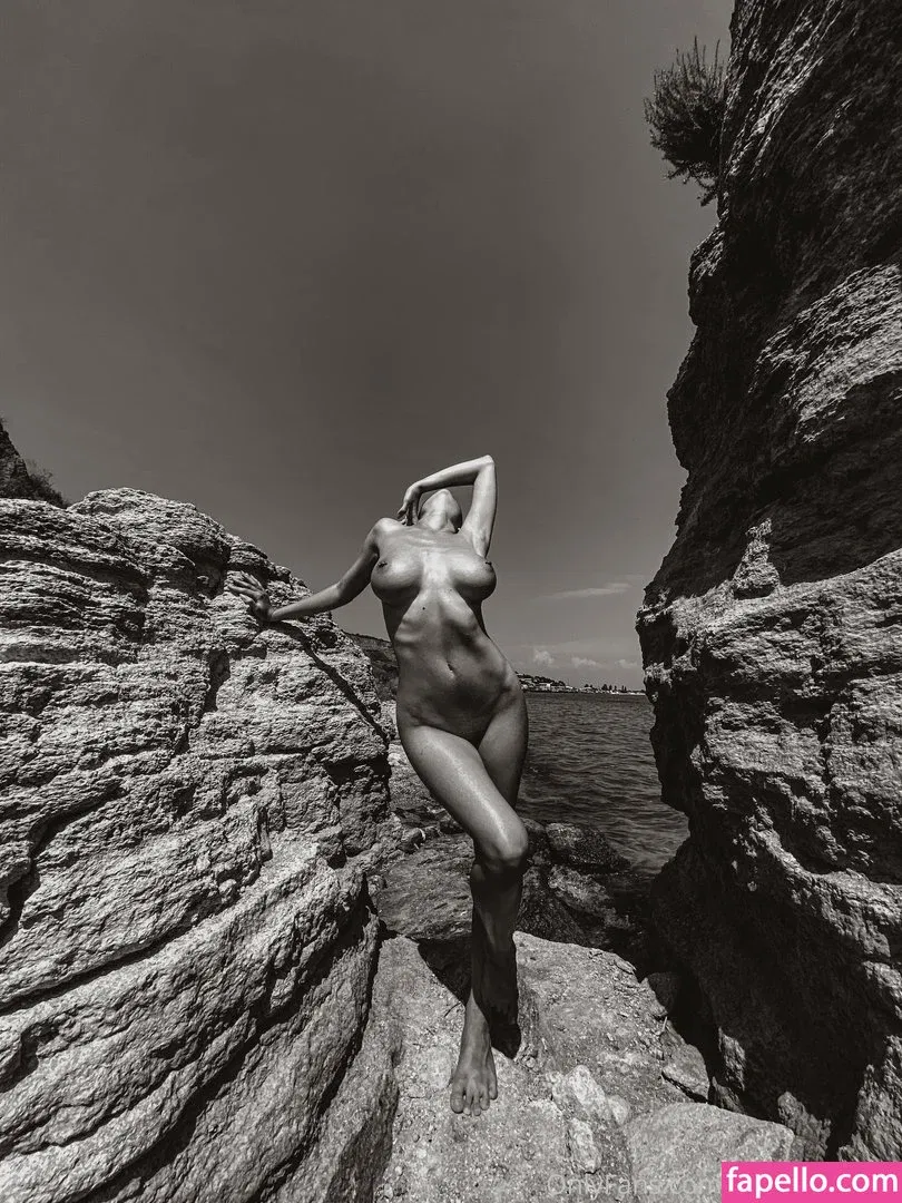 lyubovvomne Onlyfans Photo Gallery 