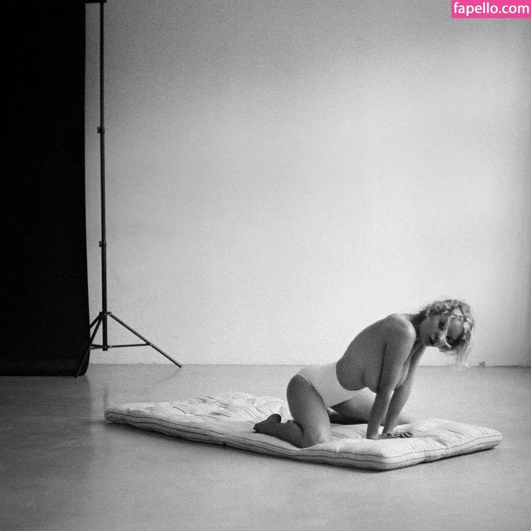 lyubovvomne Onlyfans Photo Gallery 