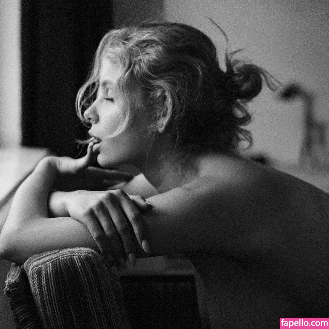 lyubovvomne Onlyfans Photo Gallery 