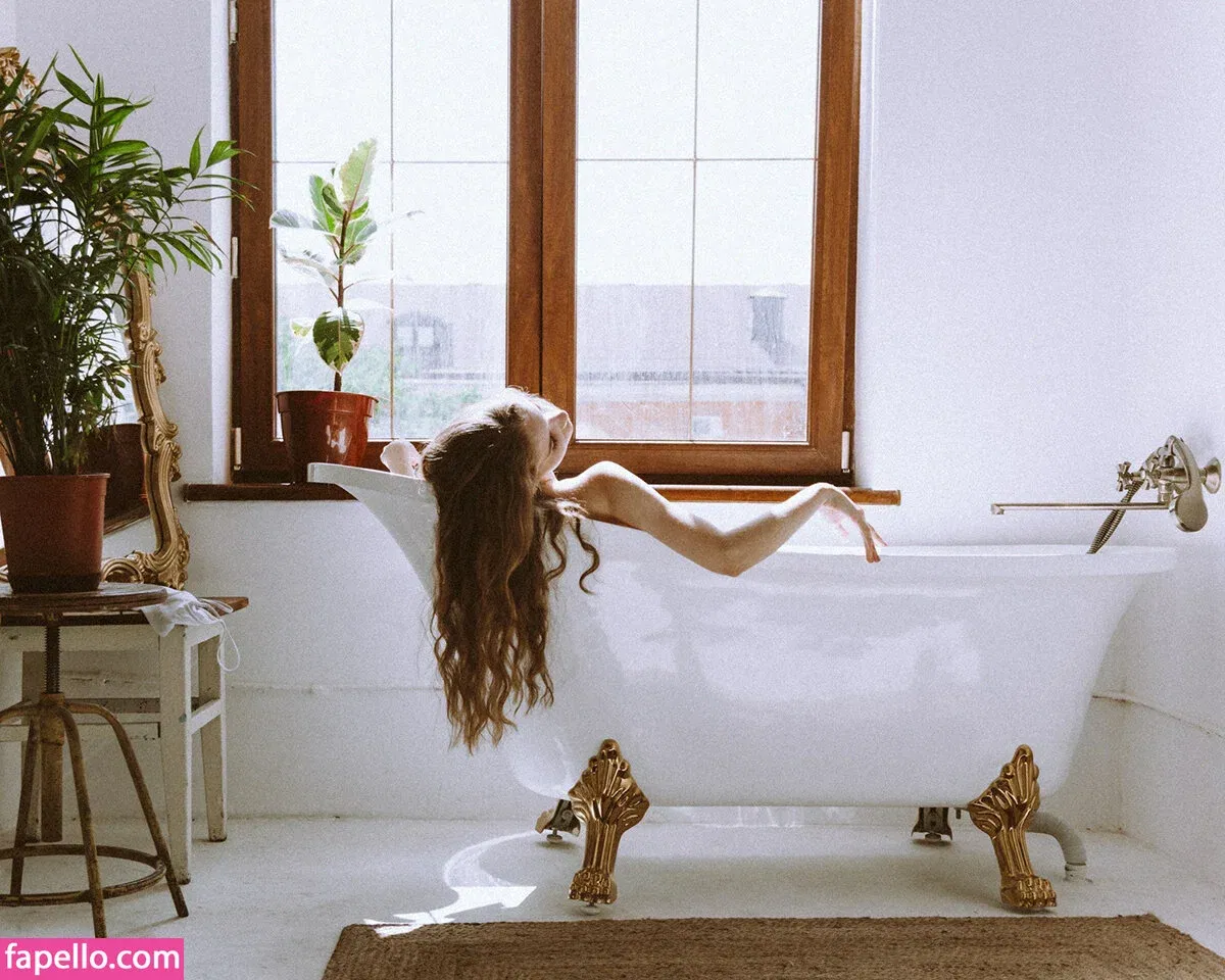 lyubovvomne Onlyfans Photo Gallery 