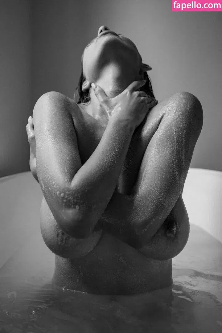 lyubovvomne Onlyfans Photo Gallery 