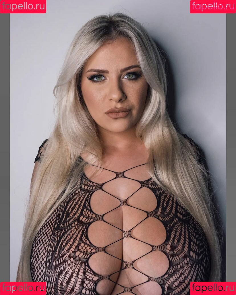 Nina Phoenix Onlyfans Photo Gallery 