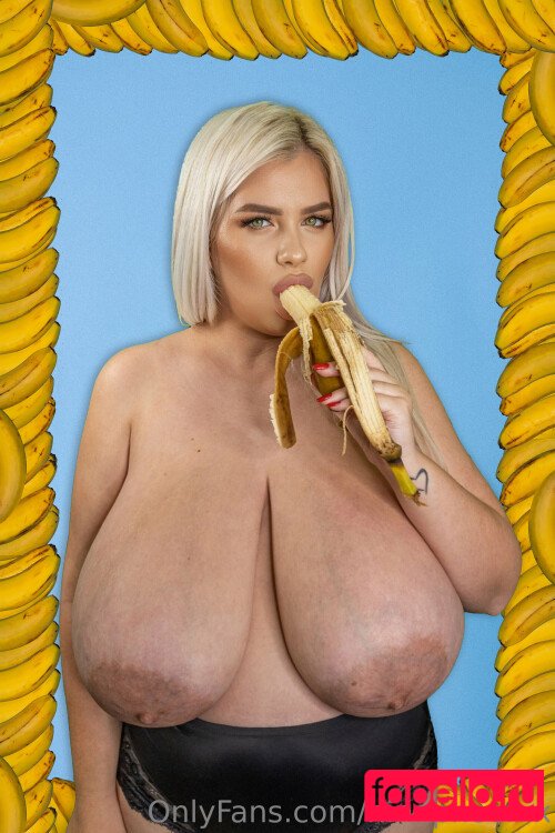 Nina Phoenix Onlyfans Photo Gallery 