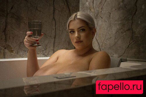 Nina Phoenix Onlyfans Photo Gallery 