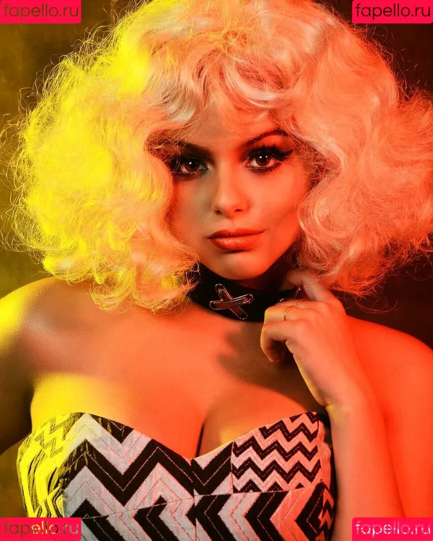 Ariel Winter Onlyfans Photo Gallery 