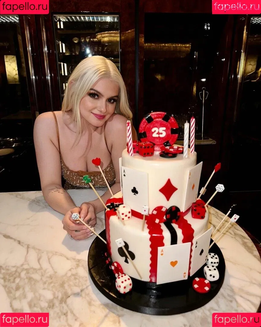 Ariel Winter Onlyfans Photo Gallery 