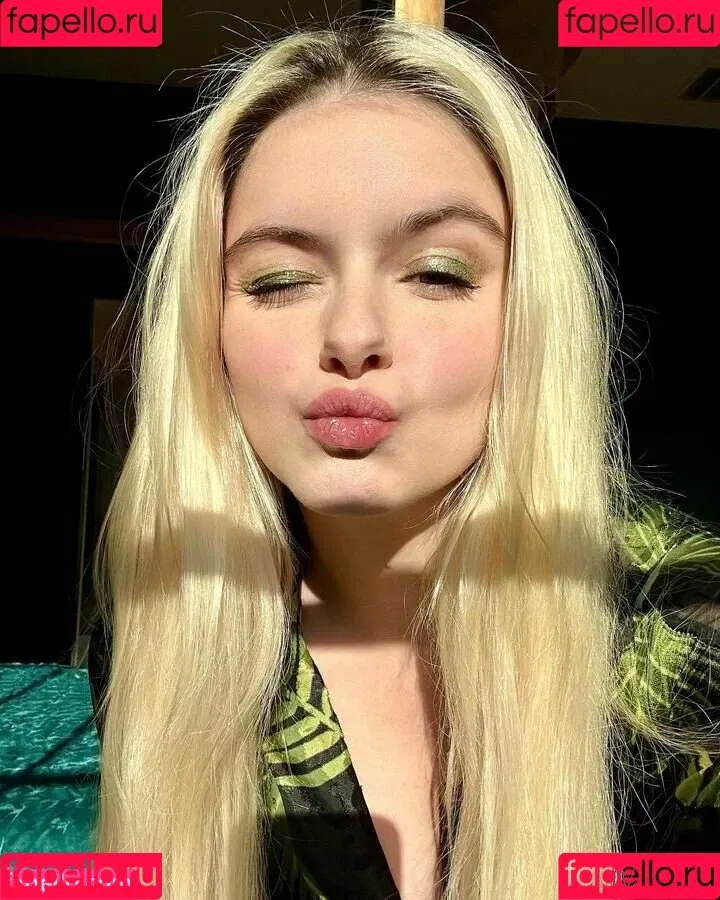 Ariel Winter Onlyfans Photo Gallery 