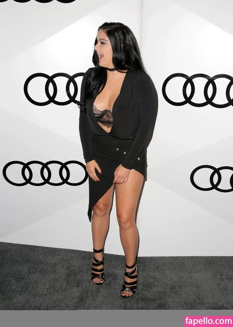 Ariel Winter Onlyfans Photo Gallery 