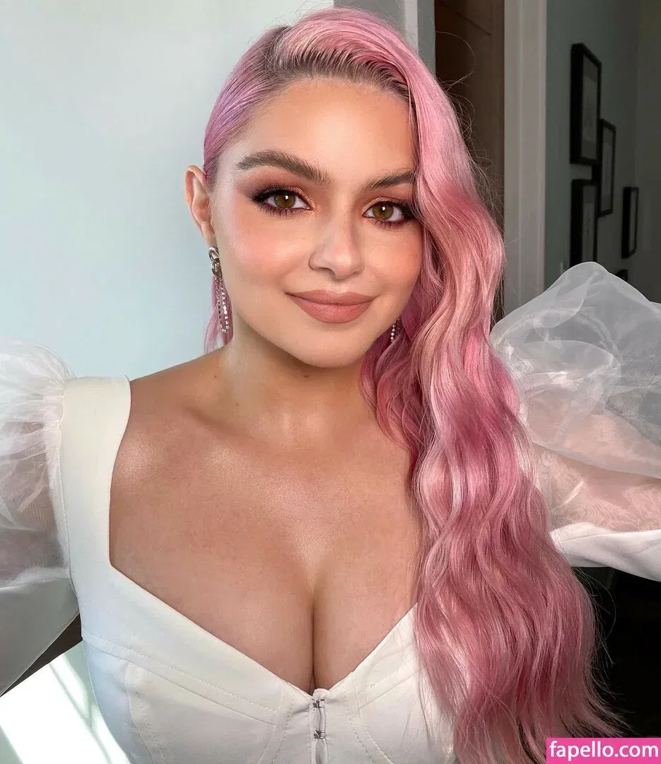 Ariel Winter Onlyfans Photo Gallery 