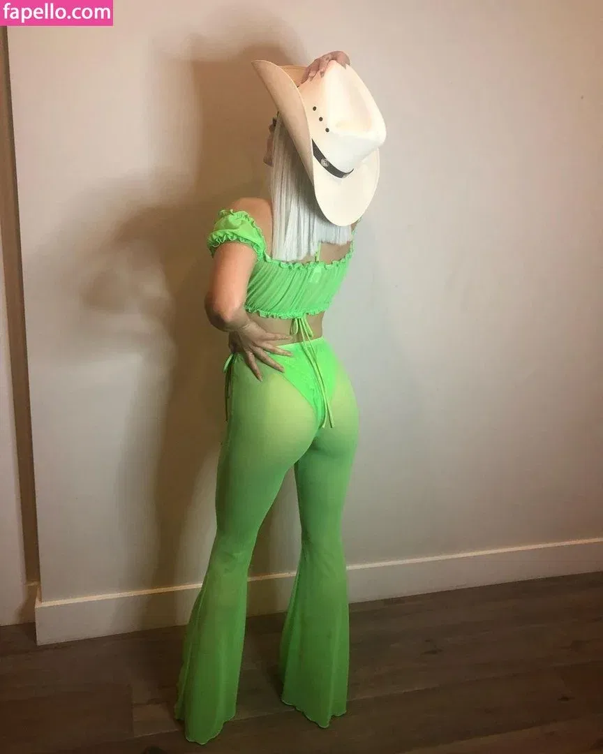 Ariel Winter Onlyfans Photo Gallery 