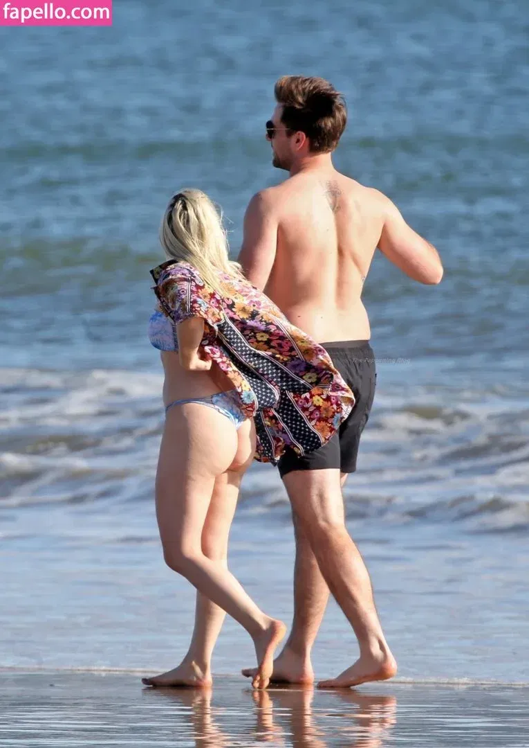 Ariel Winter Onlyfans Photo Gallery 