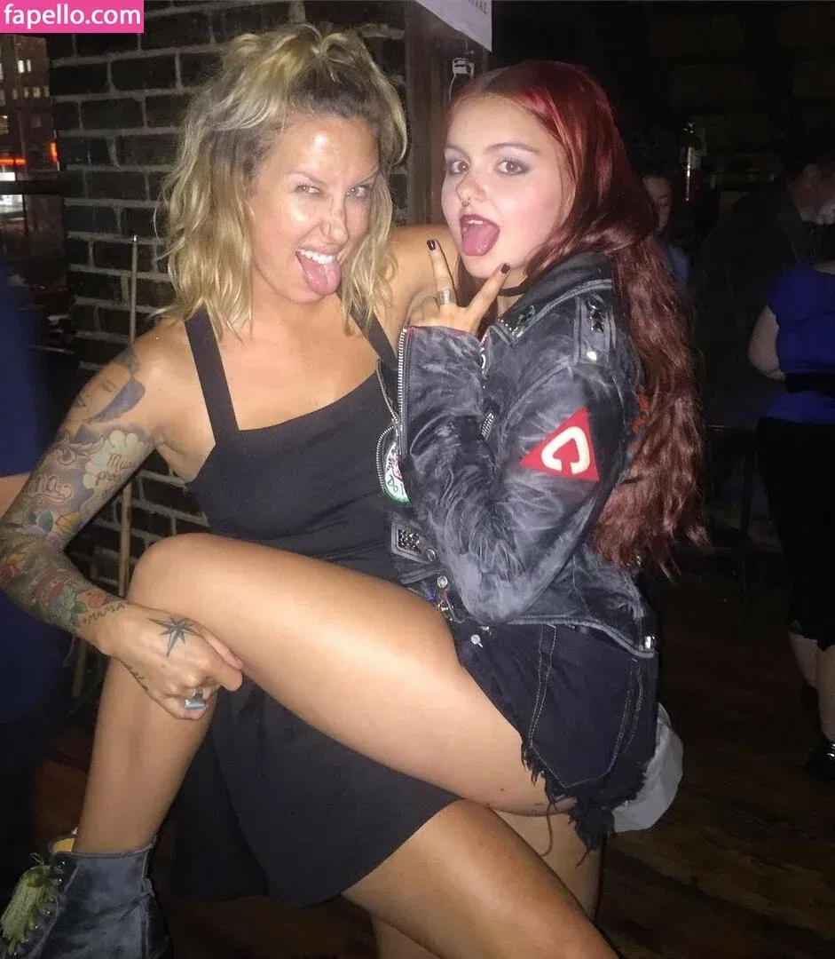 Ariel Winter Onlyfans Photo Gallery 