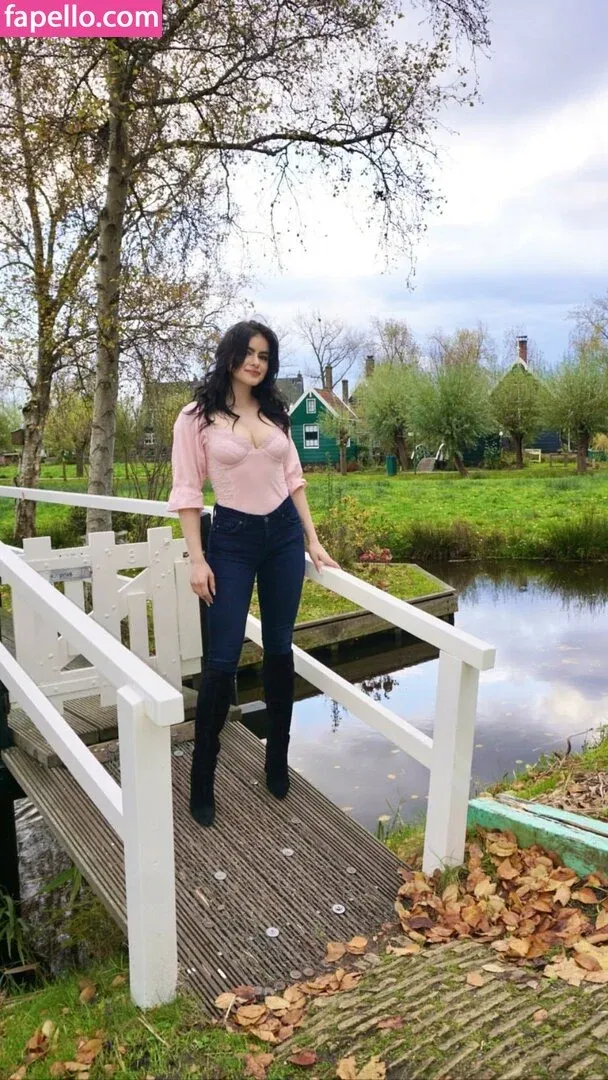 Ariel Winter Onlyfans Photo Gallery 