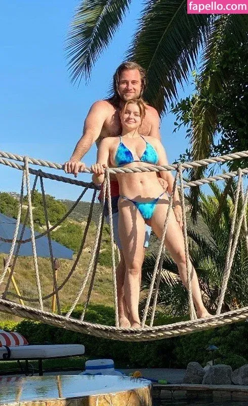 Ariel Winter Onlyfans Photo Gallery 