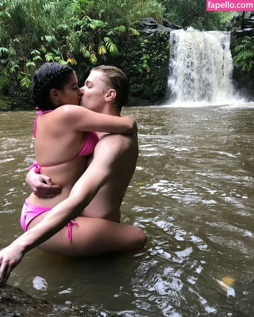 Ariel Winter Onlyfans Photo Gallery 