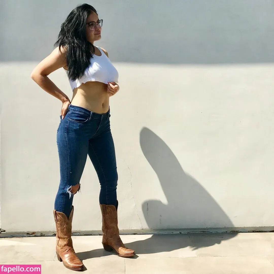 Ariel Winter Onlyfans Photo Gallery 