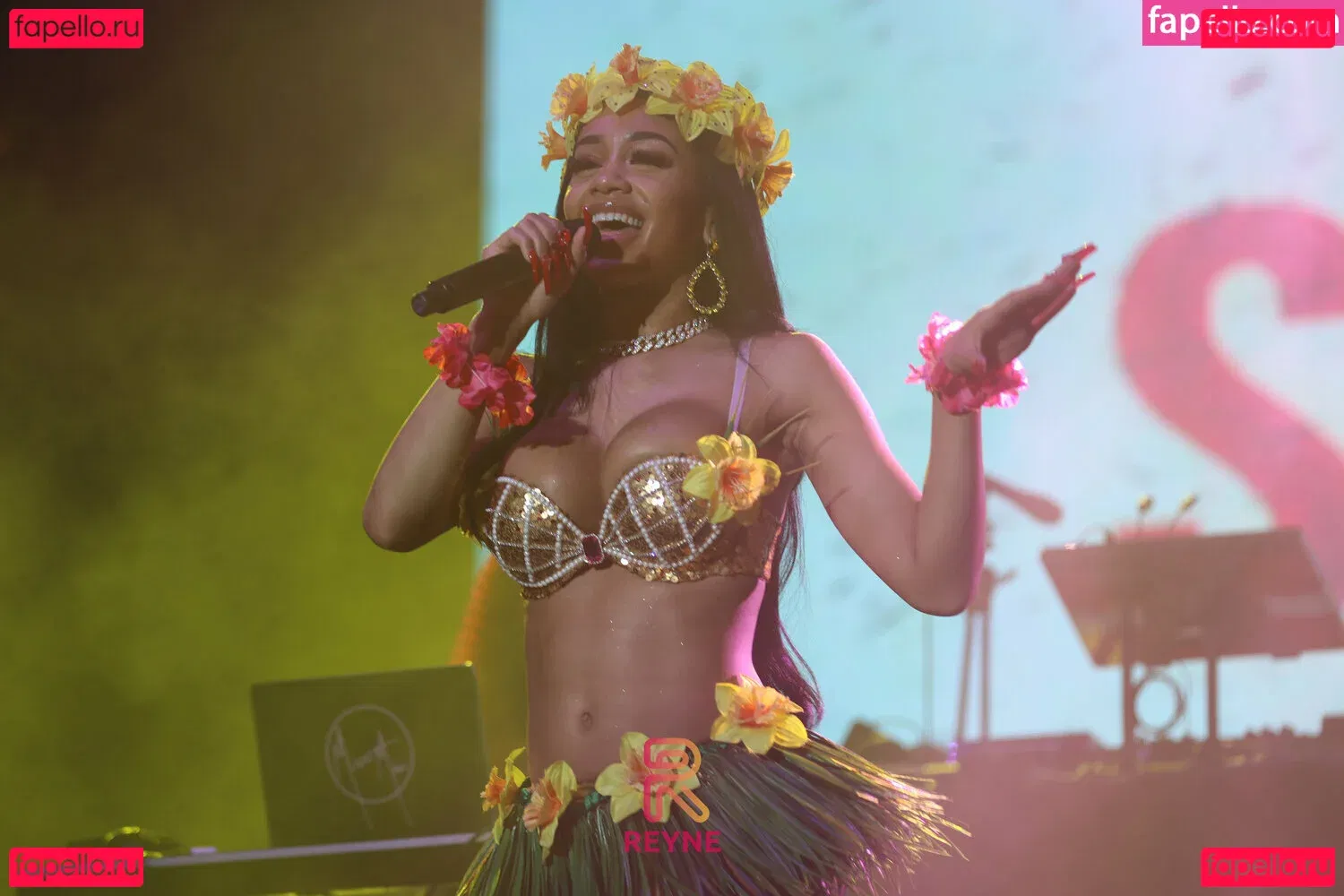 Saweetie Onlyfans Photo Gallery 