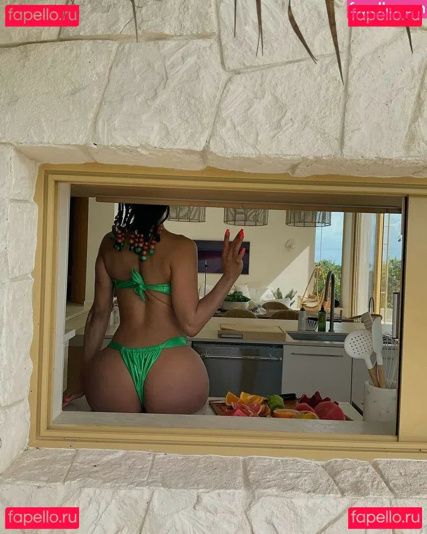 Saweetie Onlyfans Photo Gallery 