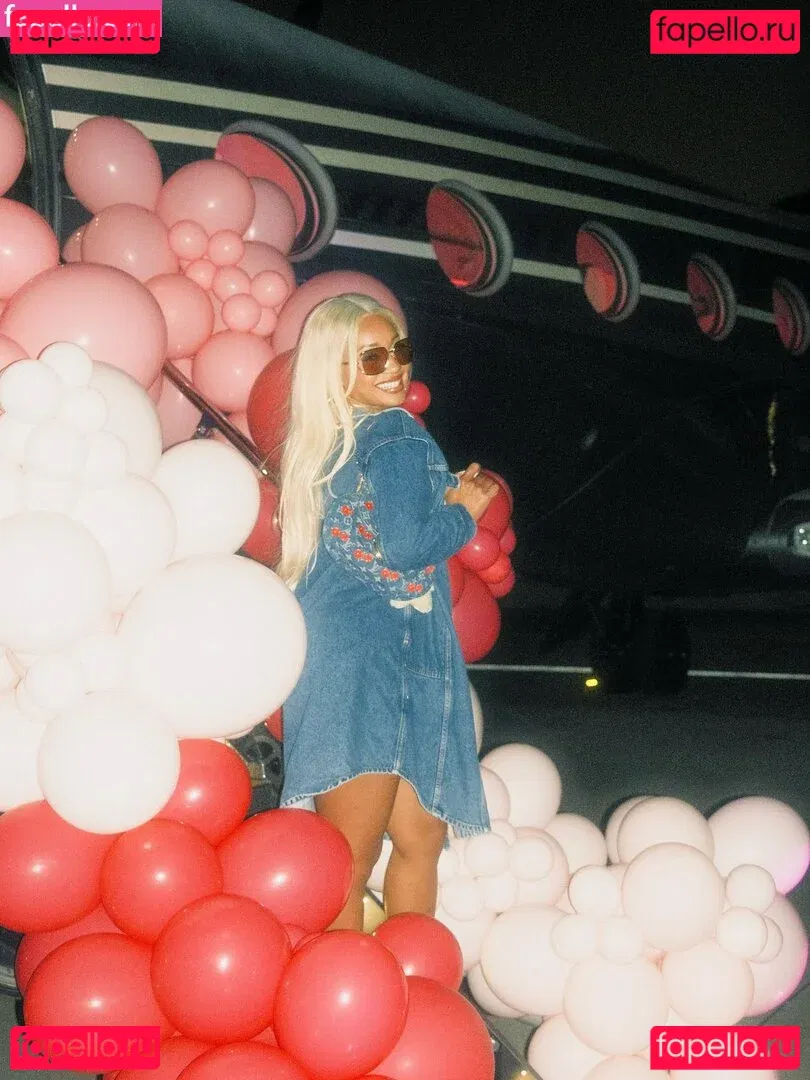 Saweetie Onlyfans Photo Gallery 