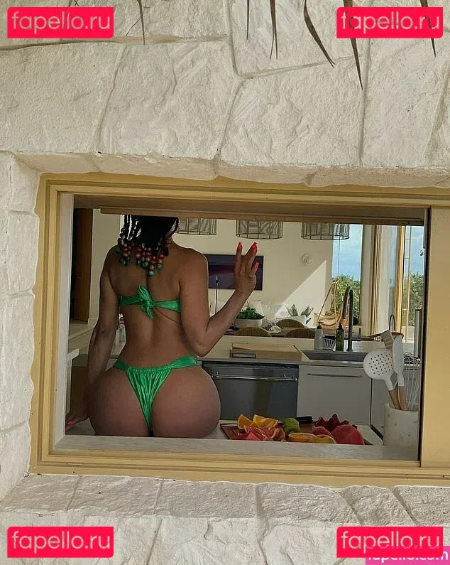 Saweetie Onlyfans Photo Gallery 