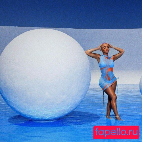 Saweetie Onlyfans Photo Gallery 