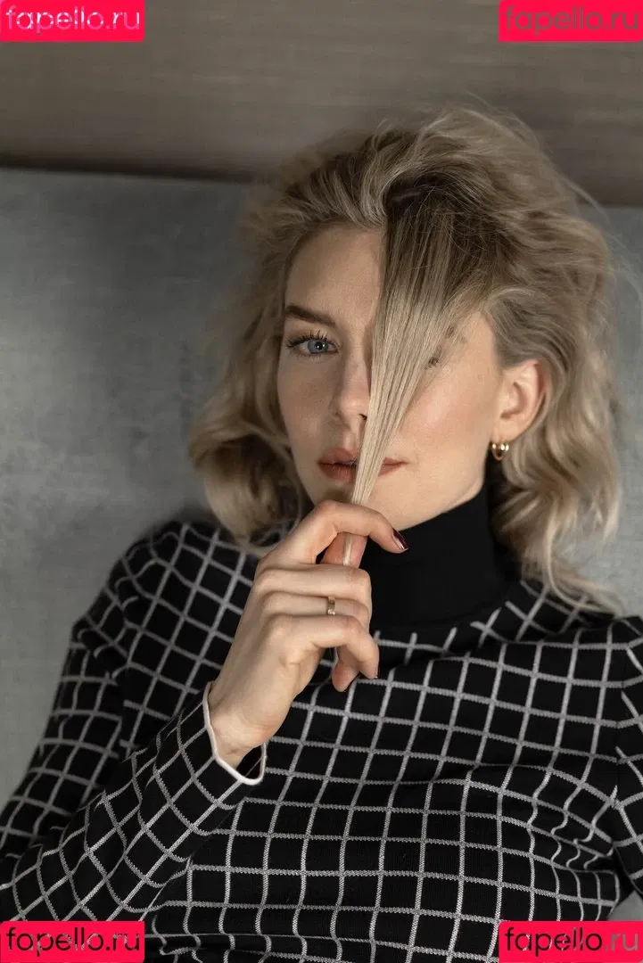 Vanessa Kirby Onlyfans Photo Gallery 