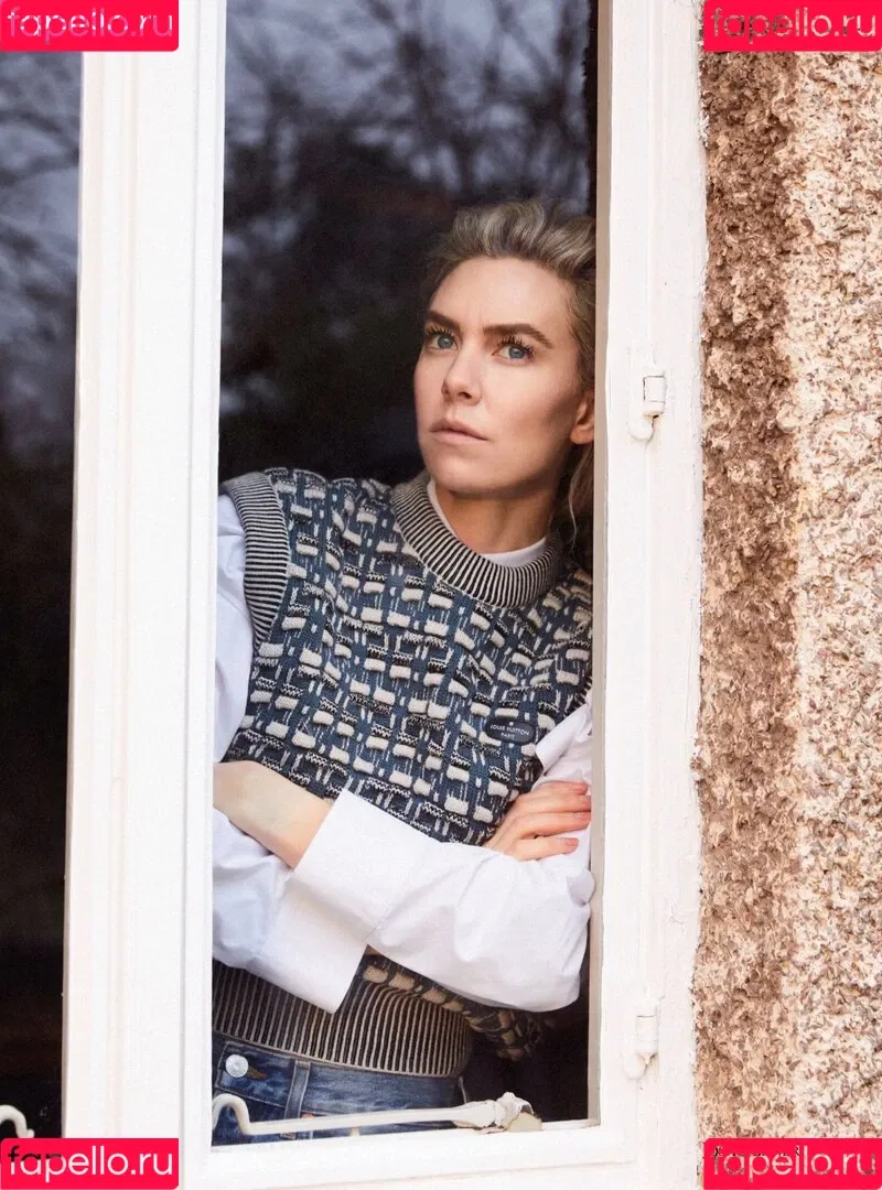 Vanessa Kirby Onlyfans Photo Gallery 
