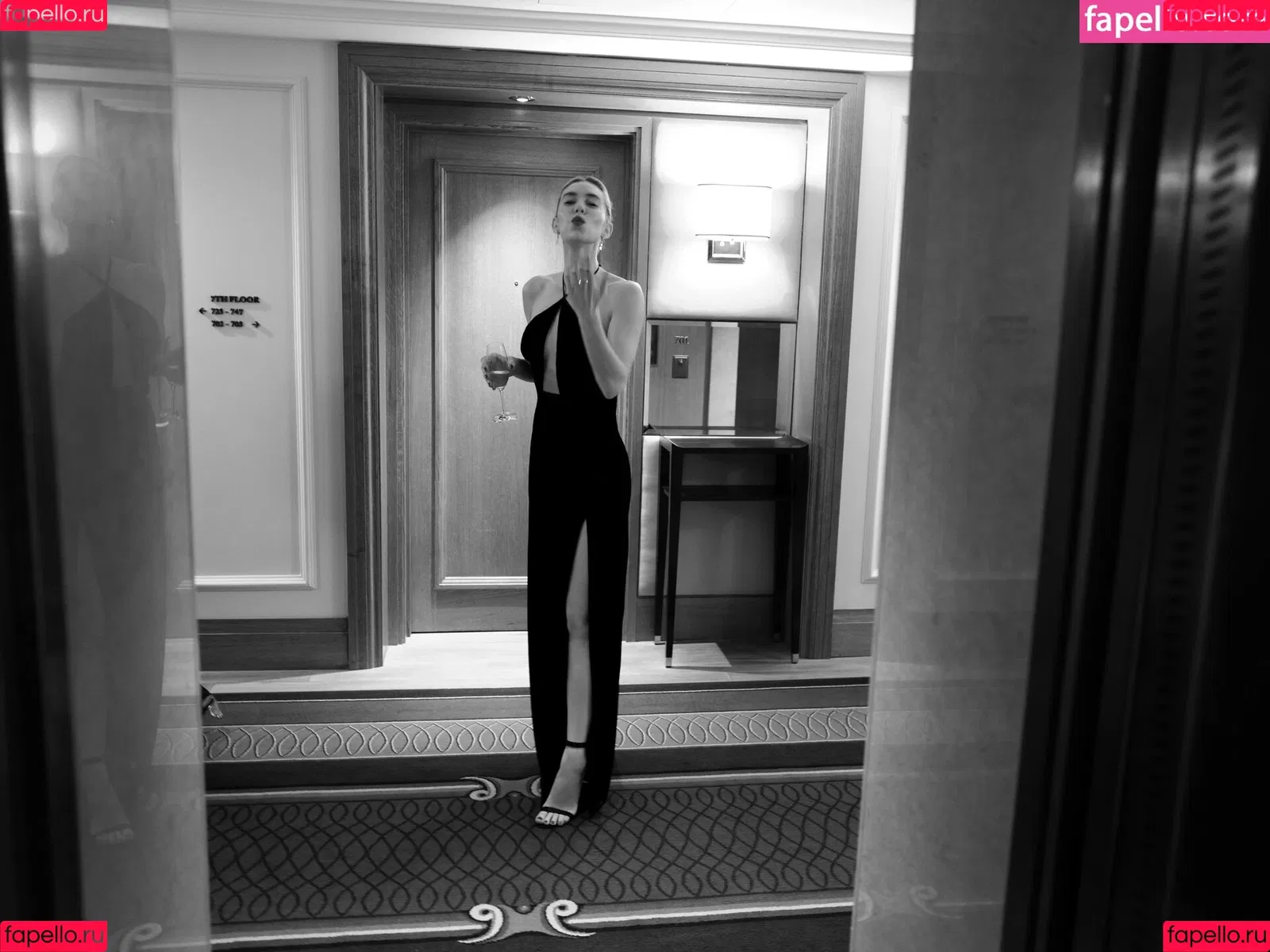 Vanessa Kirby Onlyfans Photo Gallery 
