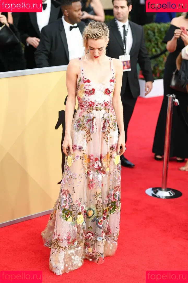 Vanessa Kirby Onlyfans Photo Gallery 