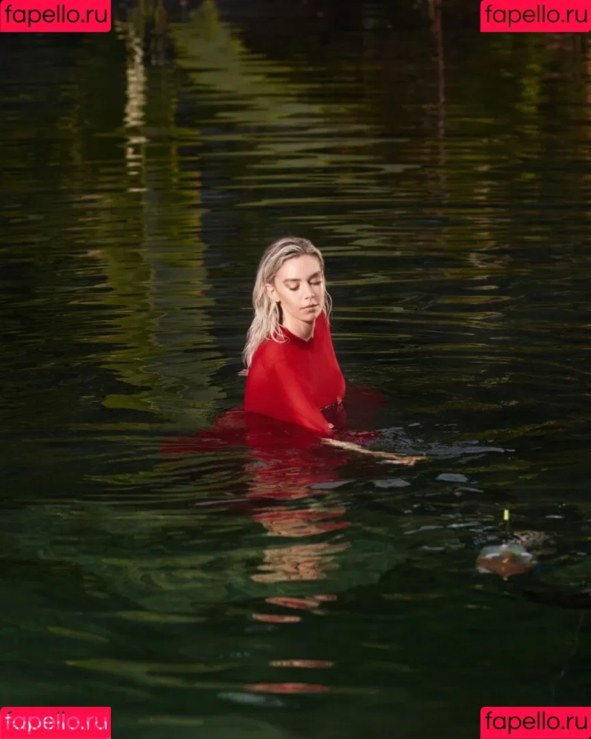 Vanessa Kirby Onlyfans Photo Gallery 