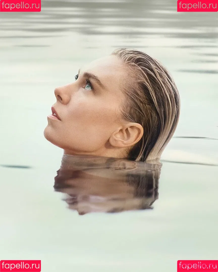 Vanessa Kirby Onlyfans Photo Gallery 