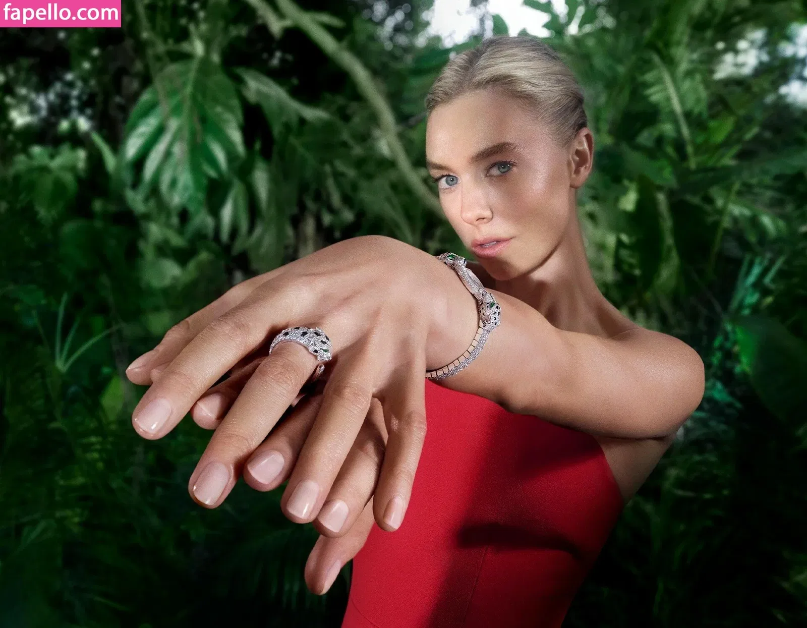 Vanessa Kirby Onlyfans Photo Gallery 