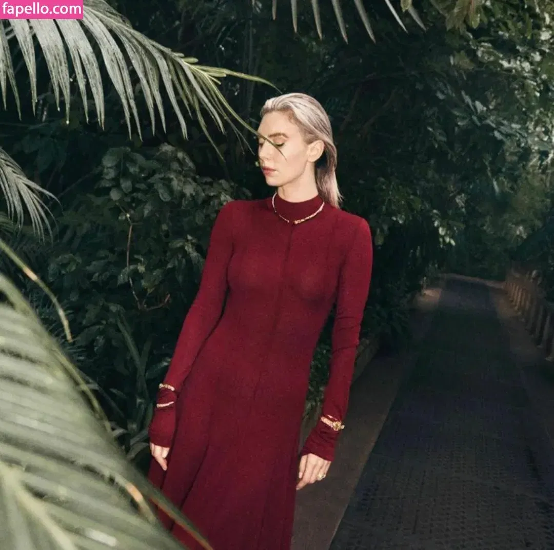 Vanessa Kirby Onlyfans Photo Gallery 