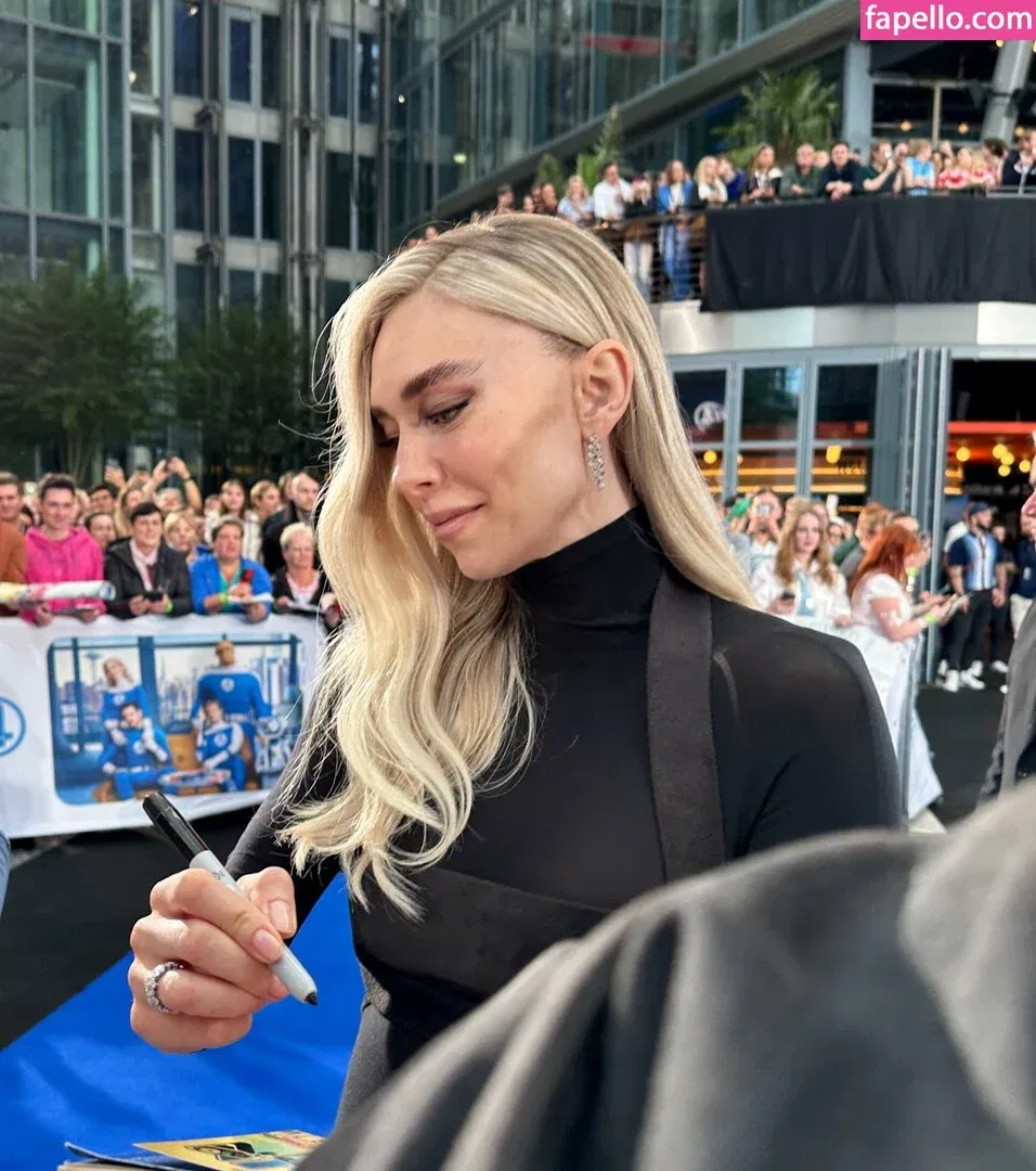 Vanessa Kirby Onlyfans Photo Gallery 