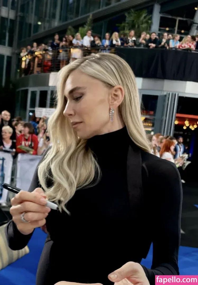 Vanessa Kirby Onlyfans Photo Gallery 