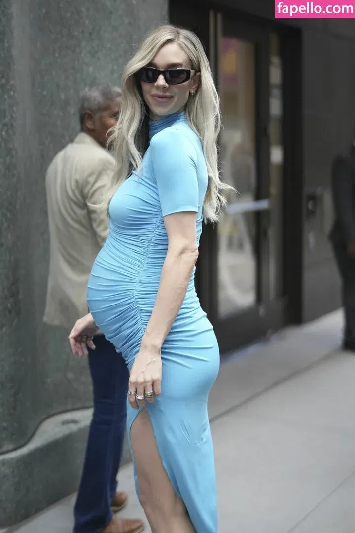 Vanessa Kirby Onlyfans Photo Gallery 