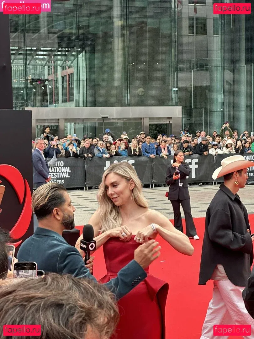 Vanessa Kirby Onlyfans Photo Gallery 