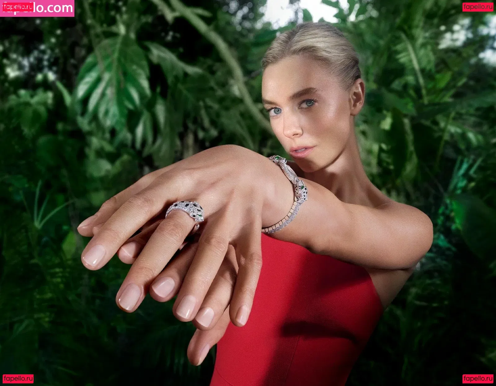 Vanessa Kirby Onlyfans Photo Gallery 