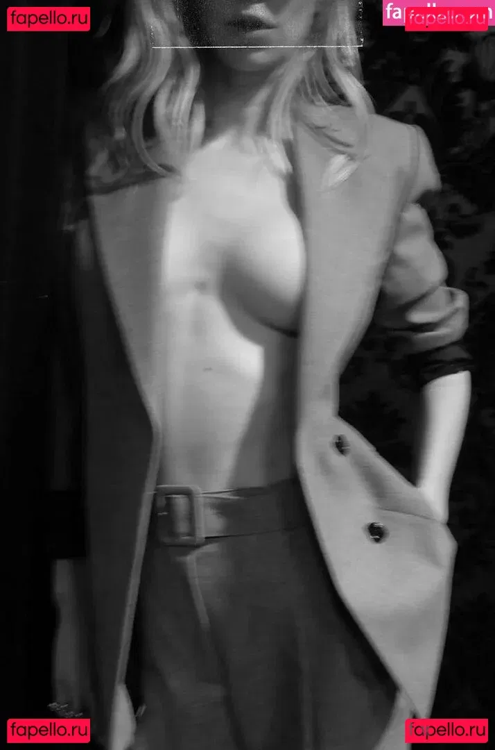 Vanessa Kirby Onlyfans Photo Gallery 